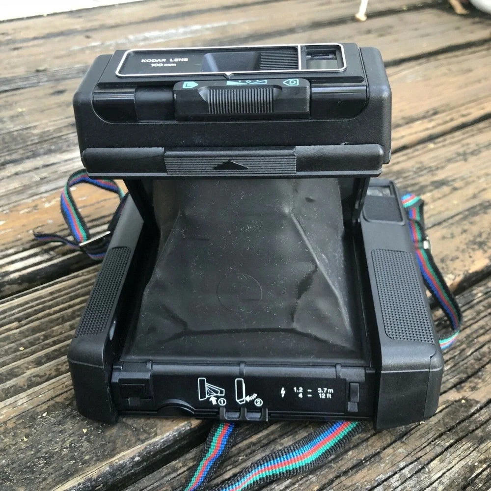 Kodak Kodamatic 930 Instant Film Camera Eastman Rainbow Strap Vintage 80s